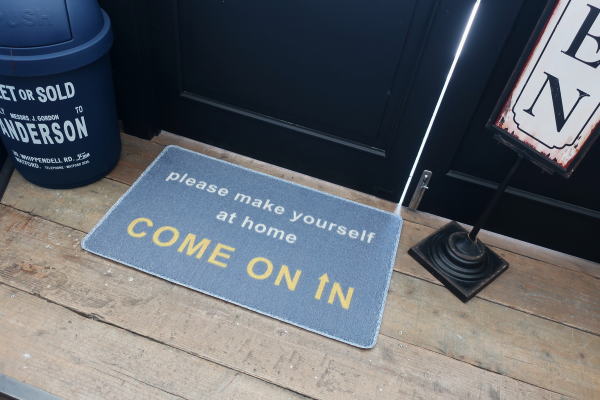 おしゃれな玄関マットの販売