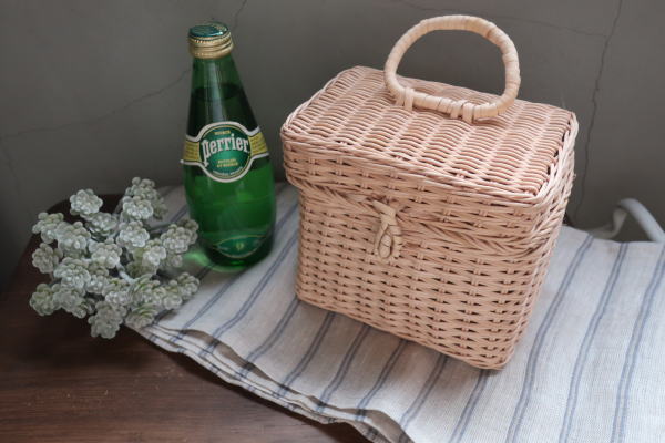 ラタンバスケットの販売