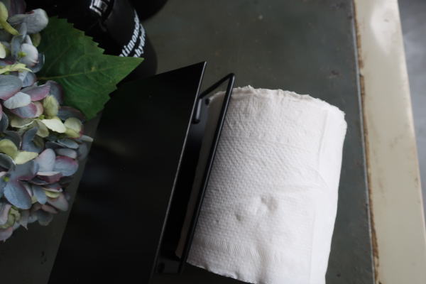 トイレットペーパーホルダーと組み合わせできるシェルフ