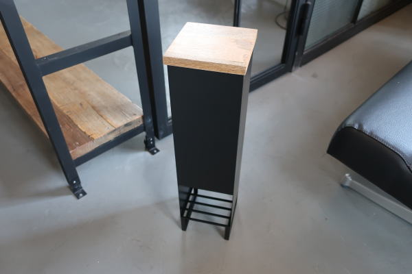 トイレットペーパーストッカーpo175の全体画像｜ブラックボックスと木製天板のシンプル収納