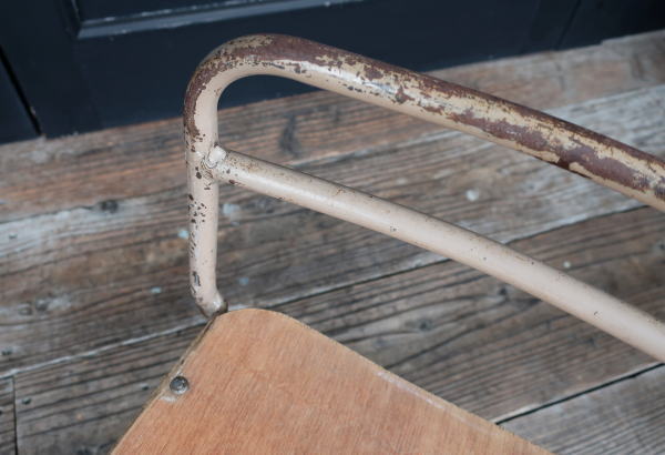 レトロ 椅子 幼稚園