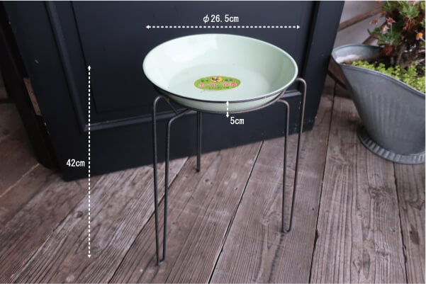 ジャンクガーデニングにお勧めなレトロアイアンスタンド付きホーローボウル