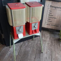 インテリアとして飾っているだけでおしゃれな　昔懐かしい　レトロッガチャガチャ