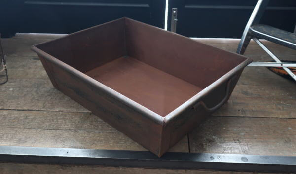 ジャンクガーデニングに取り入れたい　ハンドル付きジャンク缶の販売