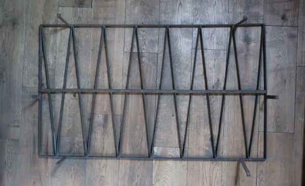 グリーンなどからませてもおしゃれ ジャンクガーデニングづくりにお進めなレトロフェンス