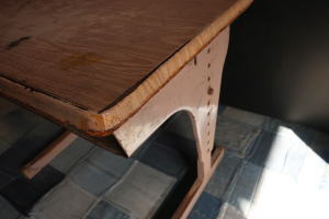 ショップで使いたいアンティークデスク