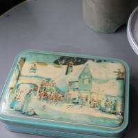 絵になるレトロ缶