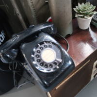 昔懐かしの昭和黒電話