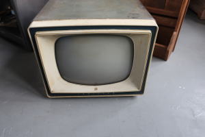 古い家電を飾る