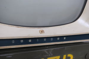 ディスプレイにかわいいブラウン管テレビ