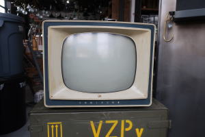 古い家電を飾る