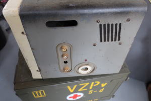 ディスプレイにかわいいブラウン管テレビ