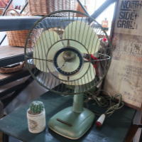 ディスプレイに絵になるレトロな扇風機