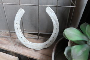 DIYやリノベ空間にアクセントを加えるアンティーク風小物