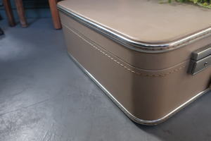 魅せる収納として使える昭和レトロトランク