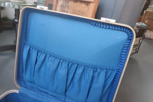 ジャンクインテリアに馴染む昭和トランク