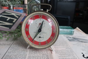 レトロ目覚まし時計 RED ri-1479 アンティーク風時計