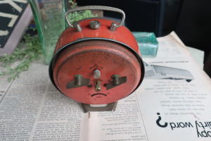 店舗ディスプレイに映えるレトロ時計