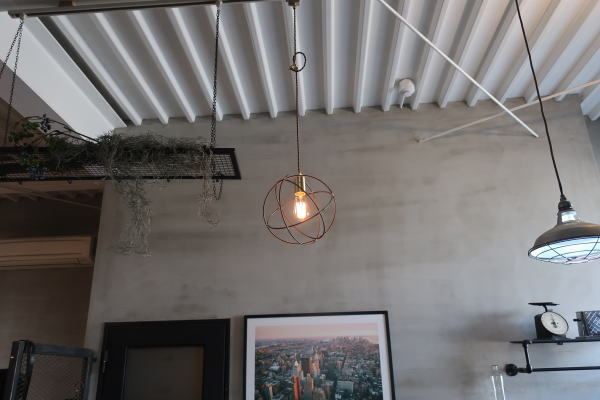 アームデザインがおしゃれなデザインライト