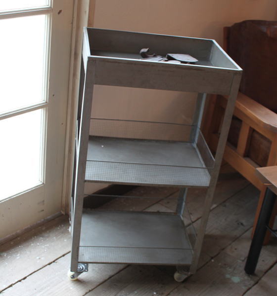 ジャンクな風合いが魅力的なワゴン