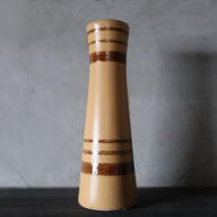 セラミック素材のおしゃれなフラワーベース