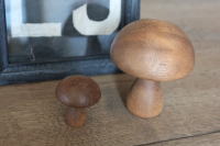 温かみのあるきのこデザインのオブジェ