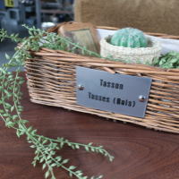 メンズライクなプレート付きカゴバスケット