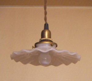 シェルデザインがかわいいガラス照明
