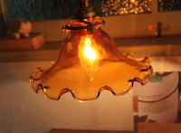 クラウンガラスのシェードランプ