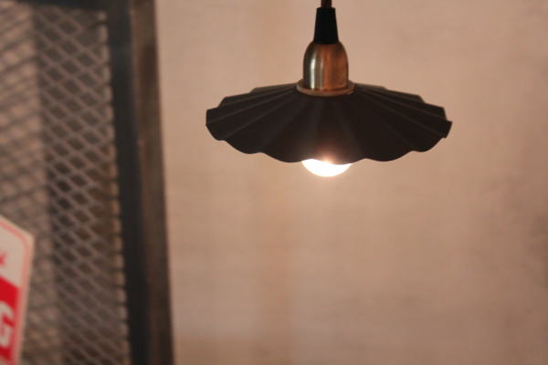 インダストリアルなペンダントライト