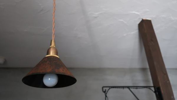 アイアン素材がかっこいいいミニライト