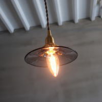 さりげないグレイガラスがかっこいいライト