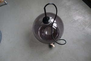 グレイカラーガラスがオシャレオシャレな照明