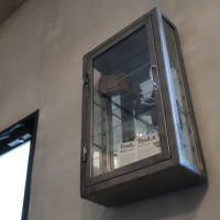 雑貨 ガラスキャビネット スチール