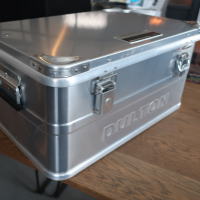 メンズライクなアルミコンテナ