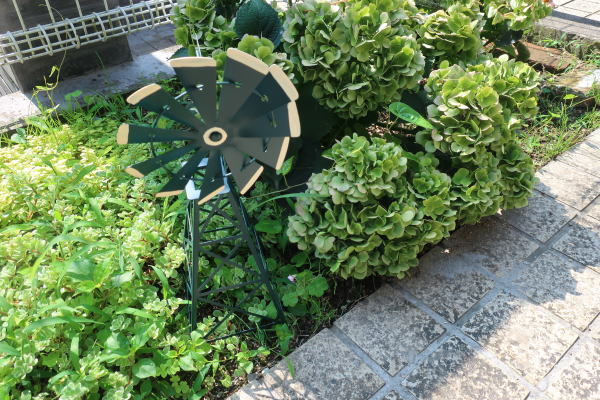 ガーデニングにかわいいインテリア