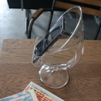 プレゼントにうれしいガラスの蓄音機