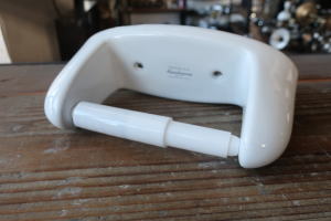 おしゃれショップで見かけるトイレットペーパーホルダー