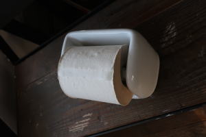 おしゃれショップで見かけるトイレットペーパーホルダー