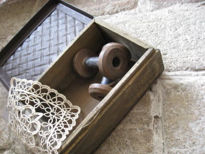 ジャンクな木材が雰囲気のあるBOX