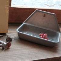 素朴な素材感がかわいいソープディッシュ