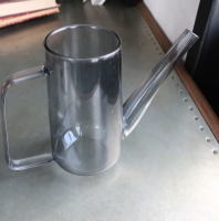 淡い色合いが魅力的なガラスポット